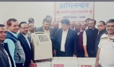 फिल्म प्रोड्यूसर ने 12 ऑक्सीजन कंसंट्रेटर मशीने की भेंट।