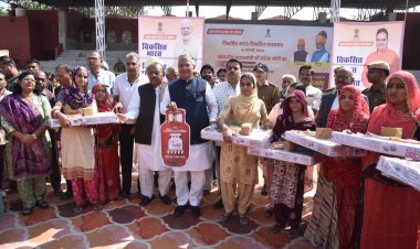 जिला स्तरीय  संवाद कार्यक्रम  में हजारों की तादाद में  लाभार्थी रहे उपस्थित।