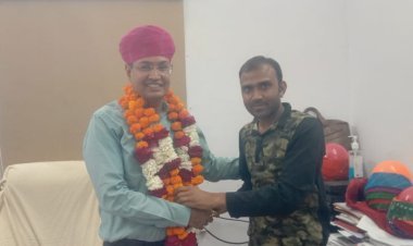 नवनियुक्त सीएमएचओ का माला व साफा पहनाकर किया सम्मान