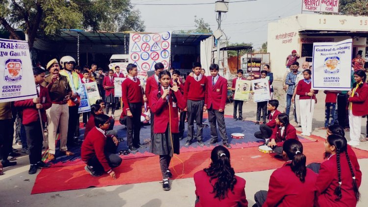 पाली राष्ट्रीय सड़क सुरक्षा नियमों के प्रति किया जागरुक