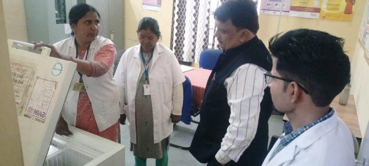 जिले के खैरवा पीएचसी का किया औचक से किया निरीक्षण