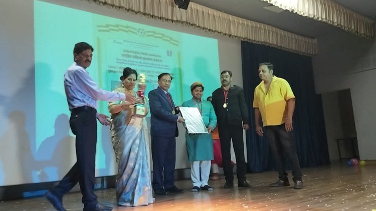 राजस्थानी पगड़ी पहनाकर व स्मृति चिह्न देकर सैनी को किया सम्मानित
