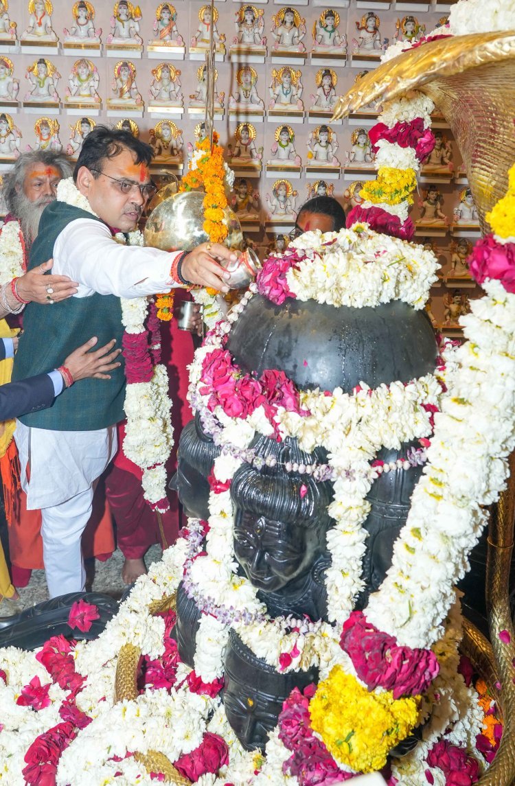 दुनिया में फिर से स्थापित हो रही  भारत की सांस्कृतिक विरासत (ओम आश्रम)