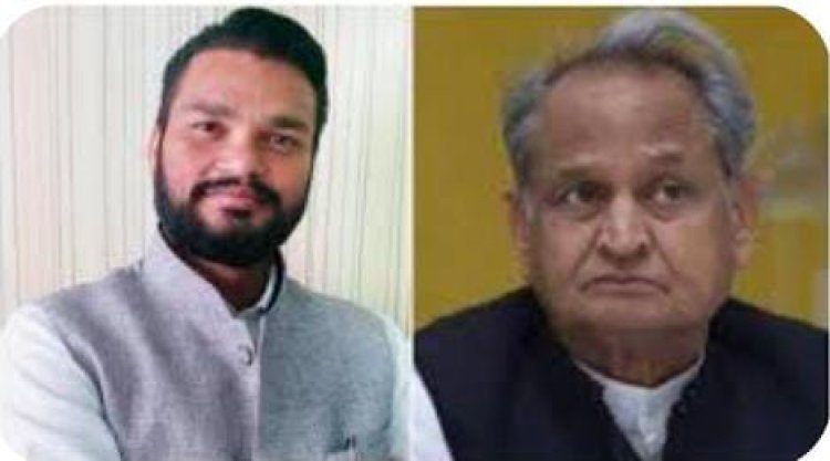 राजस्थान के पूर्व सीएम के ओएसडी लोकेश शर्मा साधा गहलोत पर निशाना