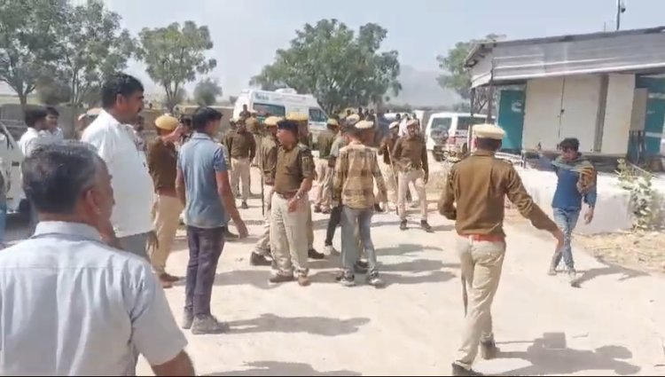 एक स्टोन माइंस मे हुआ हादसा जिसमें 3मजदूरों की हुई मौत व 3मजदूर हुए घायल