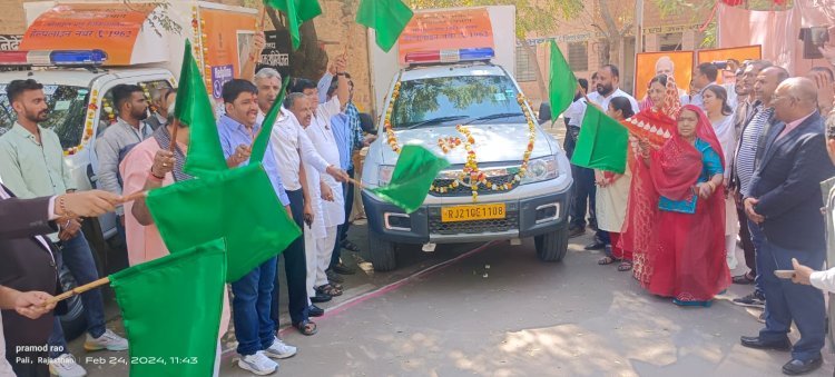 5 मोबाइल वेटेरिनरी वाहनो को हरी झंडी दिखाकर ग्राम स्तरीय पशु चिकित्सा के शिविरों के लिये वाहनों को किया रवाना