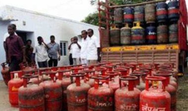 BREAKING सरकार ने घरेलू गैस सिलेंडर के दाम 100 रुपए घटाए !