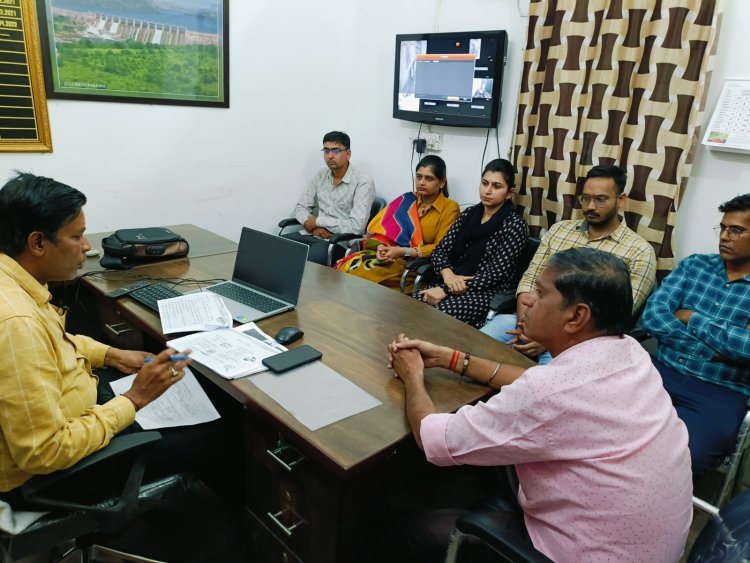 सोशल मीडिया पर रहेगी पैनी नजर सोशल मीडिया कार्मिकों को दिया चुनाव प्रशिक्षण