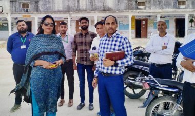 संभागीय आयुक्त डॉ प्रतिभासिह ने किया मतदान केंद्रों का निरीक्षण, व्यवस्थाओं के लिये दिए 