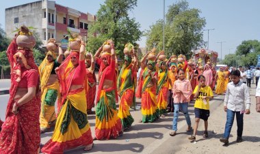 धूमधाम से मनाई महात्मा ज्योतिबा फुले जयंती, निकाली कलश यात्रा