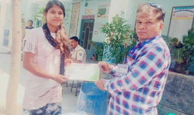 हैप्पी ऑवर में मतदाताओं को मतदान केंद्रों मिला सर्टिफिकेट