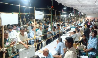 पुलिस सुरक्षा के बीच जमा हुई ईवीएम मशीन