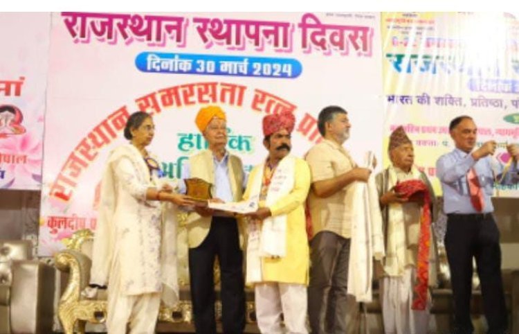 ओम प्रकाश वैष्णव सम्मानित।