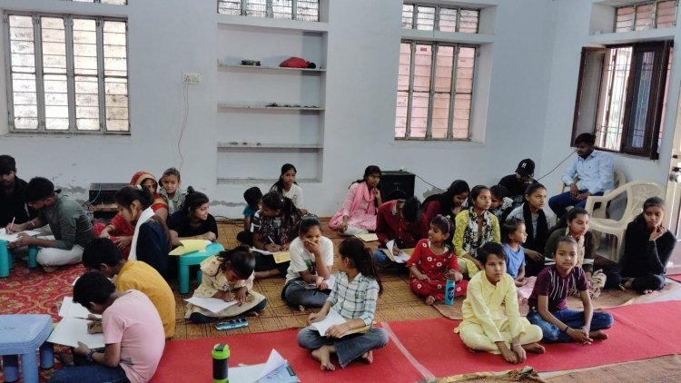 महात्मा ज्योतिबा फुले की जयंती से पूर्व समाज के बच्चों की सांस्कृतिक प्रतियोगिता का आयोजन