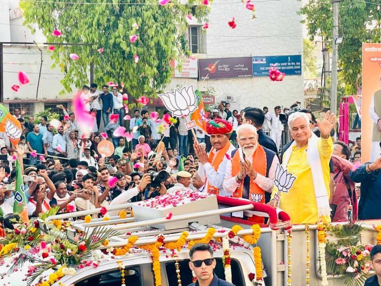 पीएम मोदी का रोड शो..ओपन जीप में एक तरफ कन्हैयालाल और दुसरी तरफ किरोड़ीलाल सवार