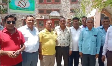 साहब जांच आधिकारी बदलाओ इतने दिन हो गए हैं आरोपी फरार है कोई कार्यवाही नहीं हुई है