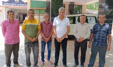 पुलीस अधीक्षक को सौंपा ज्ञापन 