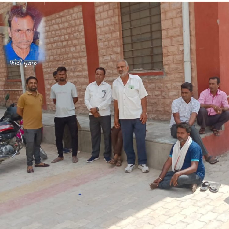 दूसरो को बचाने के चक्कर में अपनी जान कि कुर्बान ट्रैक्टर डिवाइडर पर चढ़ाया  ट्रैक्टर चालक की मौत