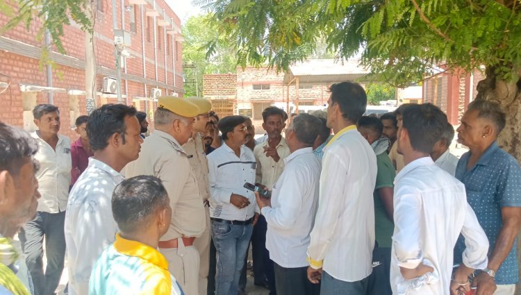 बालक का  शव  मीला परिजनों को हत्या की आशंका  पुलिस के आश्वासन के बाद परिजनों को सौंपा  शव 