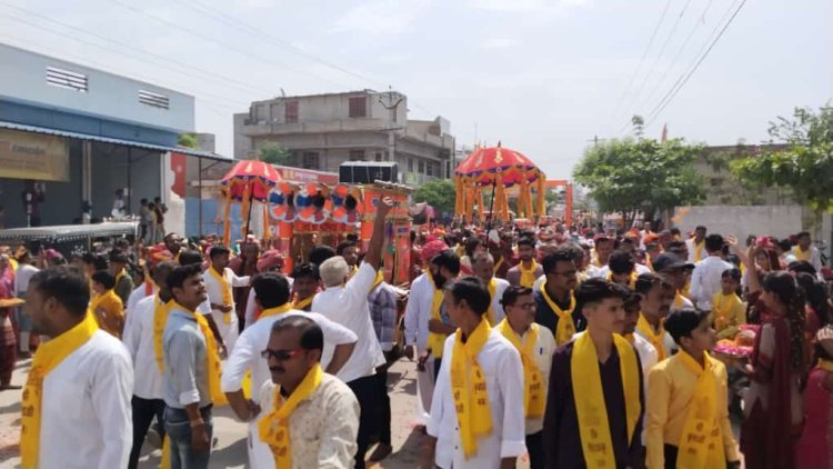  श्री कुबाजी जयंती पर गाजे बाजे साथ निकली  शोभा यात्रा 