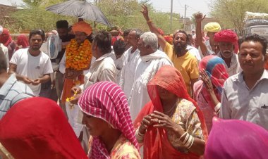 महंत अर्जुंनदास महाराज आवागमन पर समाज के लोगो ने किया स्वागत