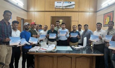 निःशुल्क योग व मार्शल आर्ट शिविर के पोस्टर का किया   विमोचन