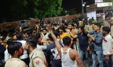 मवेशियों के सिर कटे हुए मिले तो लोगो ने किया हंगामा  मौके पर पहुंची पुलिस हटाया भीड़ को