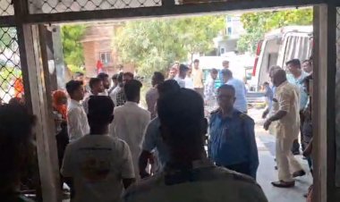 जेसीबी के अचानक ब्रेक लगाने से युवक टकराकर हुआ घायल,उपचार के लिए  बांगड़ हॉस्पिटल में कराया भर्ती