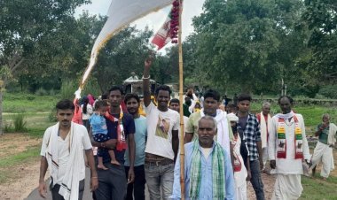 धनावड़ से रामदेव बाबा की पदयात्रा हुई रवाना