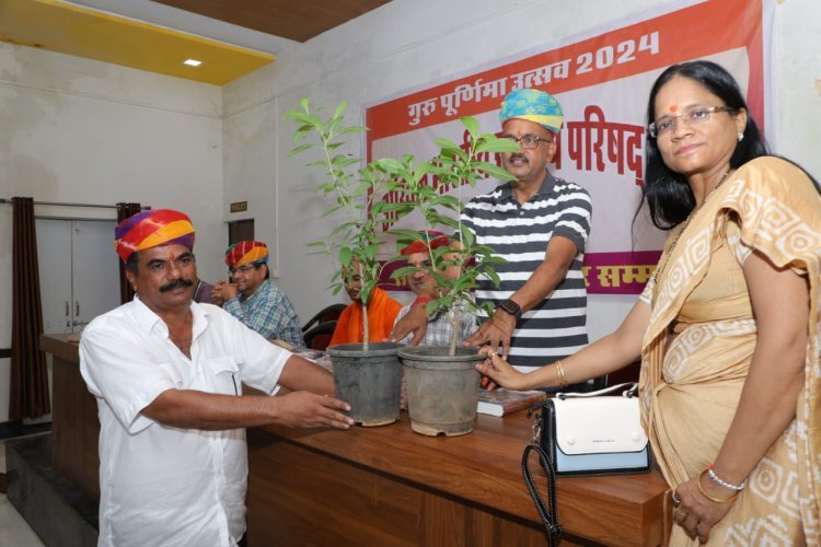 अखिल भारतीय साहित्य परिषद पाली द्वारा लेखकों का किया सम्मान 