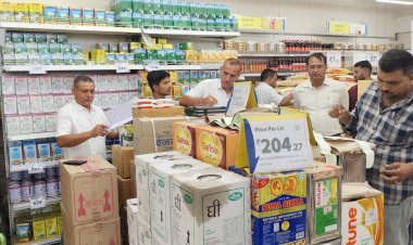 शुद्ध आहार मिलावट पर वार अभियान के तहत दो स्थानों पर हुई कार्यवाही, मावे व खाद्य पदार्थों के सेंपल लिए तथा सड़ी सब्जियां नष्ट करवाई