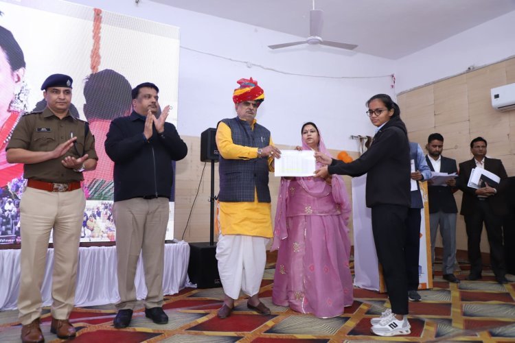राज्य सरकार के एक साल पूरा होने पर आयोजित हुआ किसान सम्मेलन ,किसानों के हितों के लिए प्रतिबद्ध है--  प्रभारी मंत्री झाबर सिंह