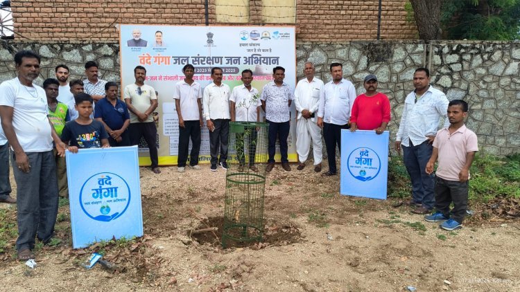 लाखोटिया में 15 गाड़ियों से ताज़ा पानी डाल मछलियों को बचाया - आयुक्त भारद्वाज