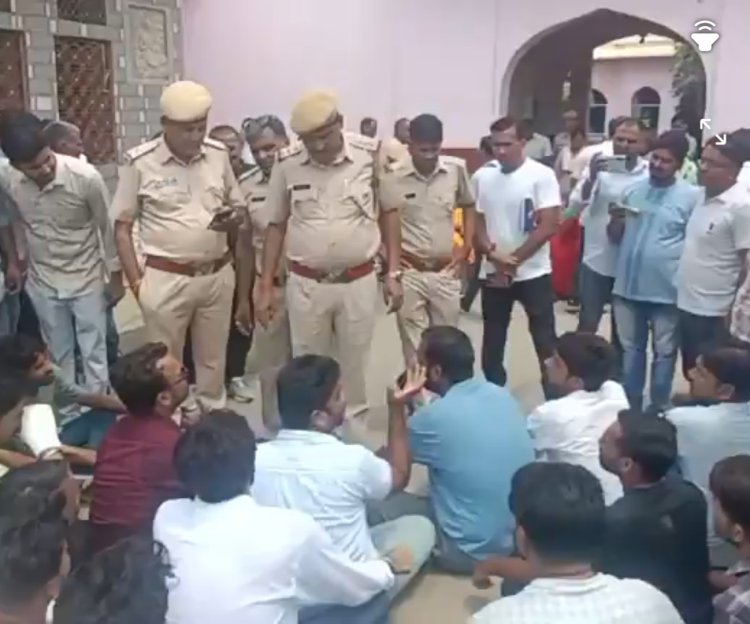 दौसा में बेखौफ बदमाशो का आतंक, दो लोगो पर जानलेवा हमला, ग्रामीणों ने कोतवाली थाने के बाहर किया प्रदर्शन