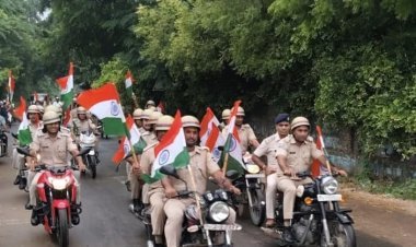 हर घर तिरंगा हर घर स्वच्छता अभियान के तहत निकाली तिरंगा रैली देशभक्ति से ओत-प्रोत नारे लगे