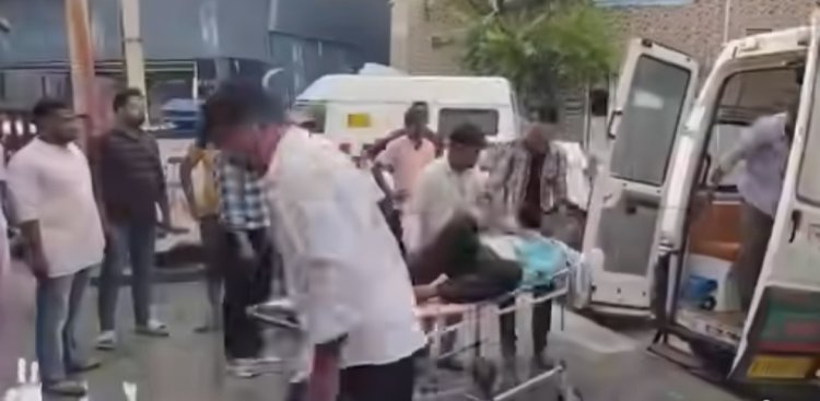 सवारियों से भरा जुगाड़ पलटा एक की मौत 13 घायल