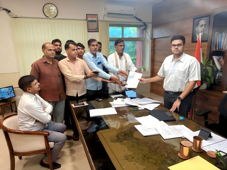 बारिश के पानी की निकासी नहीं होने से परेशान कॉलोनी वाशियों ने कलक्टर को दिया ज्ञापन