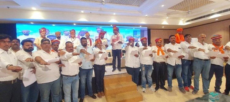 पत्रकारों के हितों के लिए गए संकल्प के पत्र का विमोचन किया गया