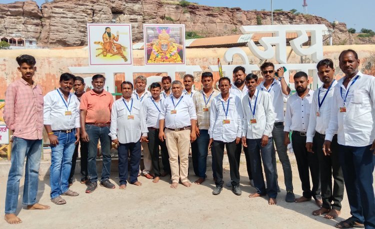 From pali Baba Ramdev Youth Board and the entire Kshatriya Sargara Samaj Mandia Road team left for Baba Deora for a tour