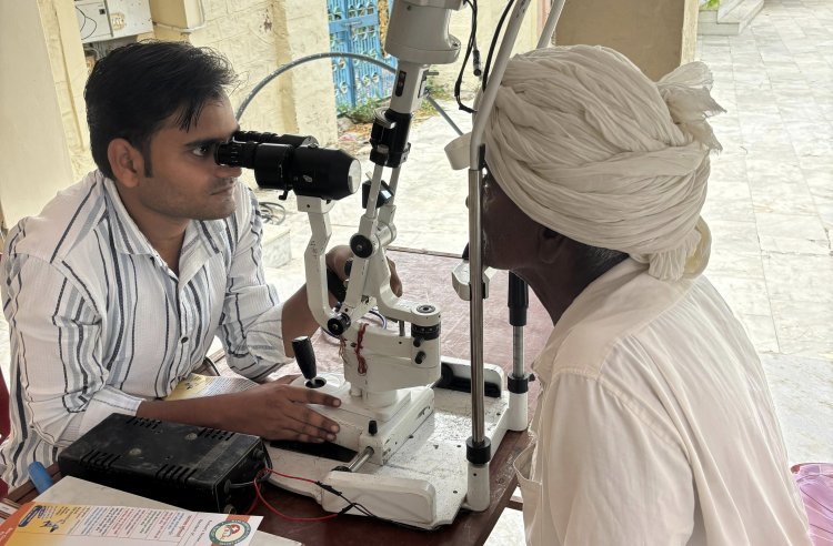 नेत्र चिकित्सा परामर्श शिविर में मरीजों की निशुल्क हुई जाँच 