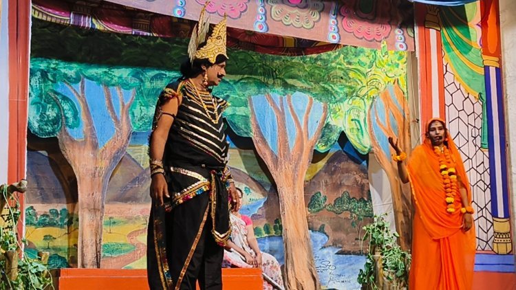 हनुमान जी ने अशोक वाटिका उजाड़ी