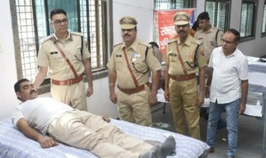 शहीदों को दी सलामी                 