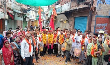 नामा माता मित्र मंडल द्वारा पैदल संघ गाजे बाजे के साथ रवाना 