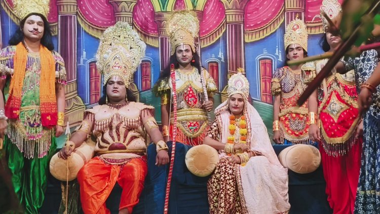 संगीतमय रामलीला में भरत मिलन सांस्कृतिक कार्यक्रम के साथ कलाकारों को पुरस्कार वितरण