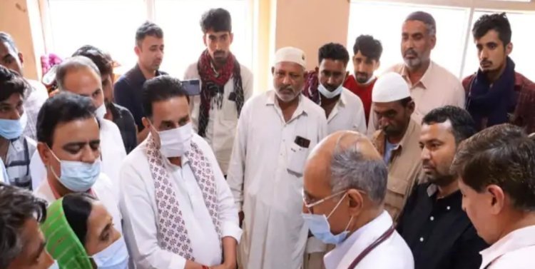 घायलों से मिले मंत्री पटेल     