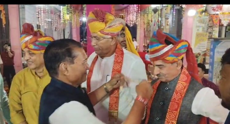 दीपावली पर्व हर्षोल्लास से मनाया गया, बाजारों में रही खास रौनक