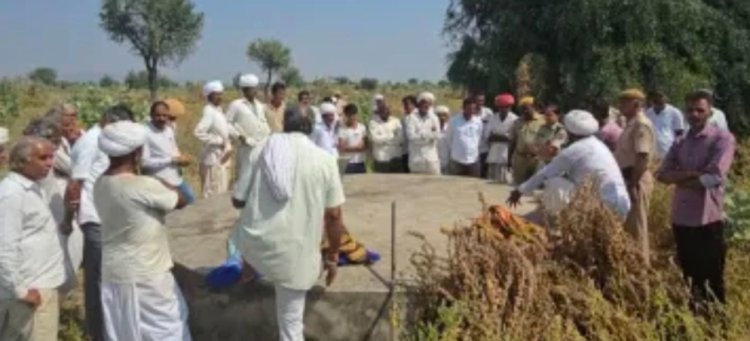 महिला तीन बच्चों के साथ टांके में कूदी, चार की मौत