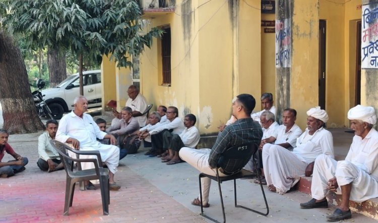 खेत मालिक ने खालिया तोड़कर किया अवरूद किसानों ने दिया धरना