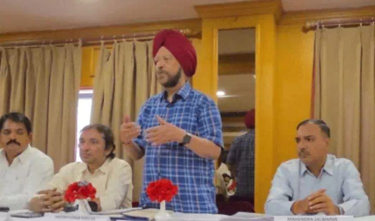 परिवहन विभाग पर दोहरे मापदंड का लगाया आरोप