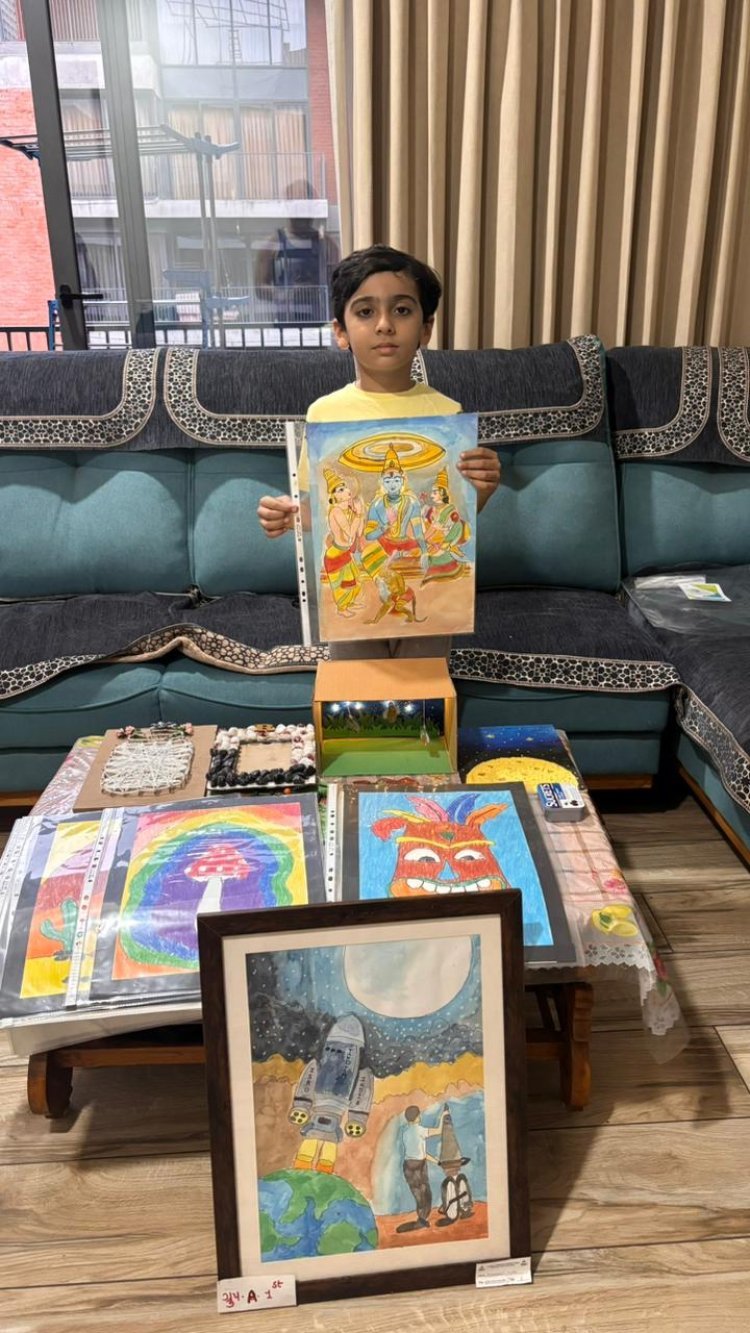 7 वर्षिय रैनव ने शानदार पेटिग्स एवं मॉडल से किया अभिभूत